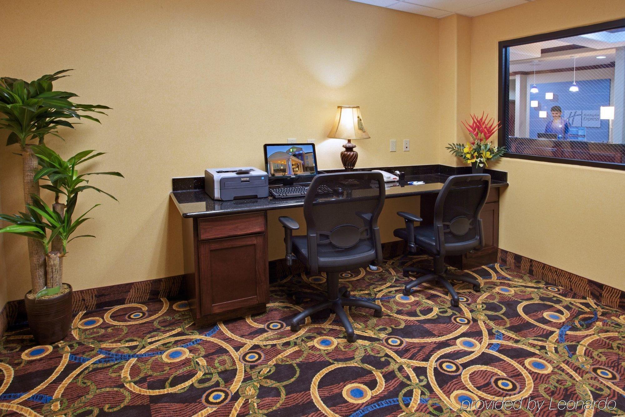 Holiday Inn Express Hotel & Suites Waller By Ihg Exterior foto