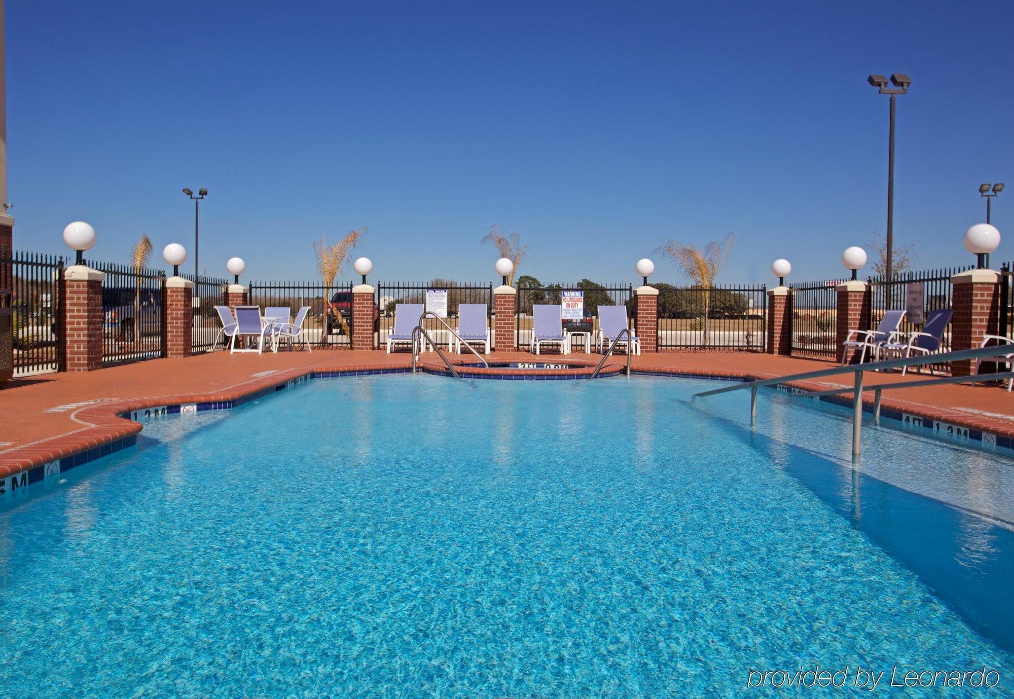 Holiday Inn Express Hotel & Suites Waller By Ihg Exterior foto