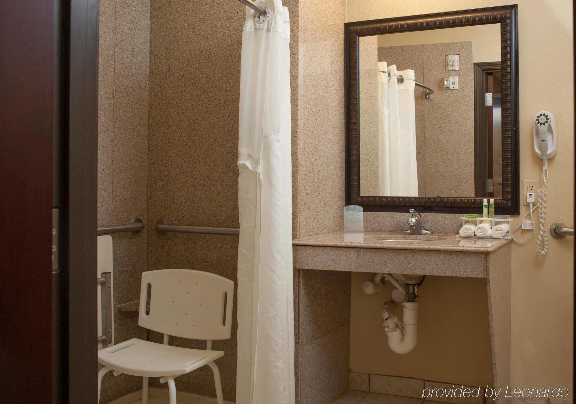 Holiday Inn Express Hotel & Suites Waller By Ihg Exterior foto