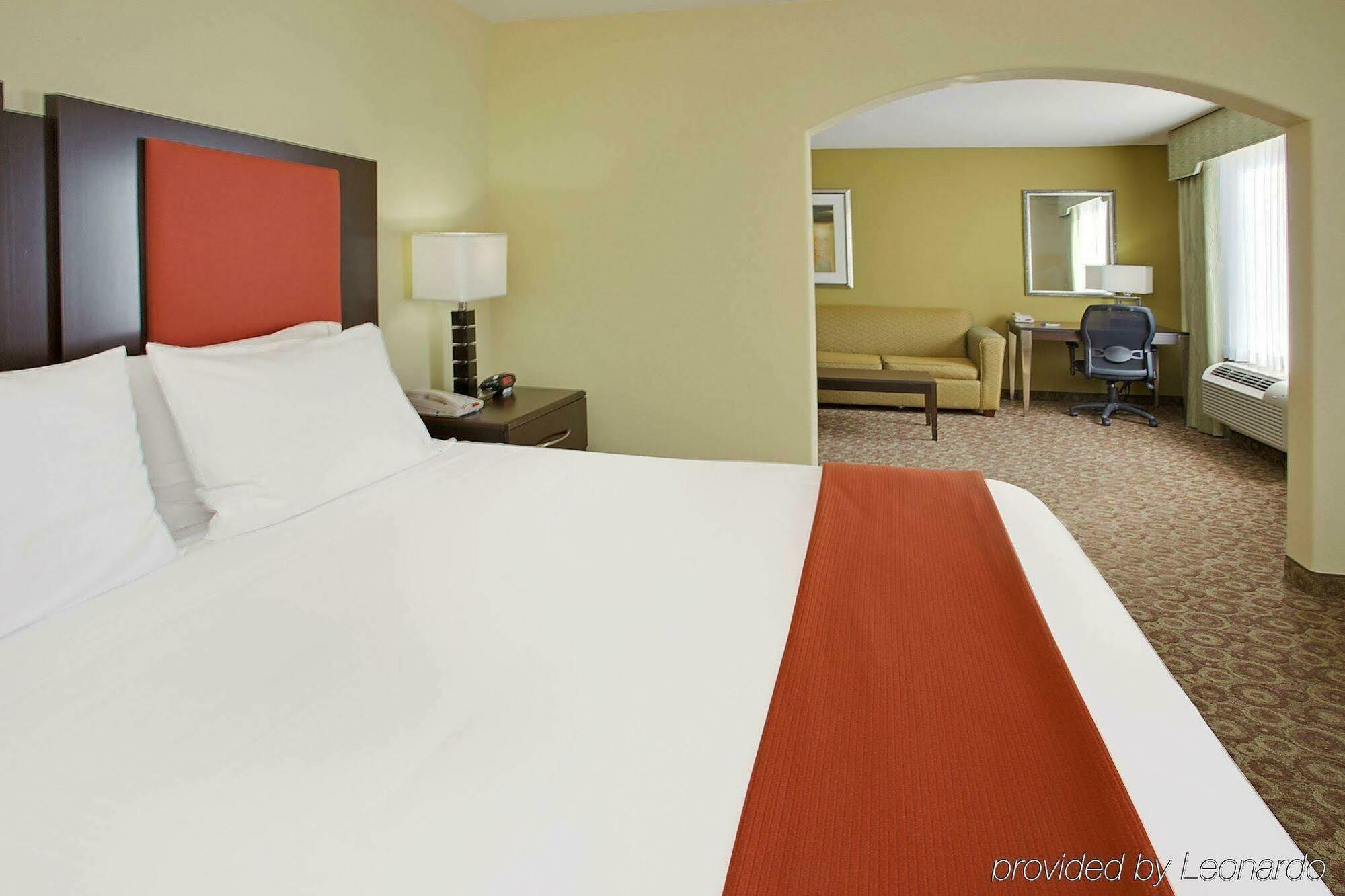 Holiday Inn Express Hotel & Suites Waller By Ihg Exterior foto